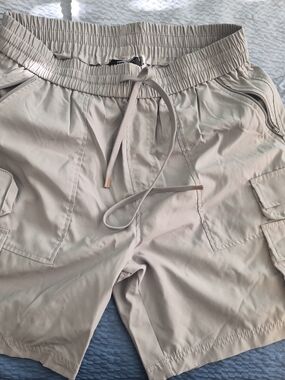 Men's Cargo Drawstring Shorts in Light Cream